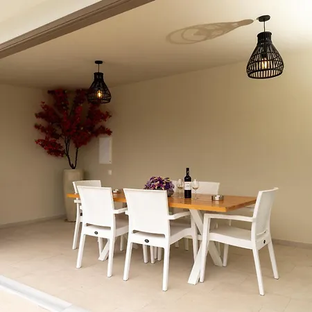 Vila Idothea Stone
