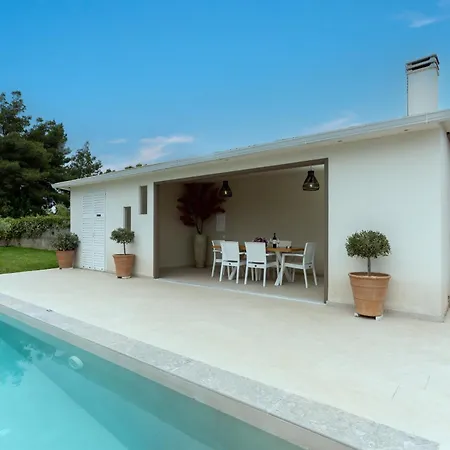 Idothea Stone Villa *
