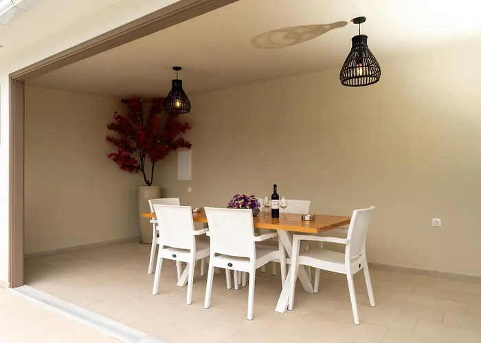 Villa Idothea Stone
